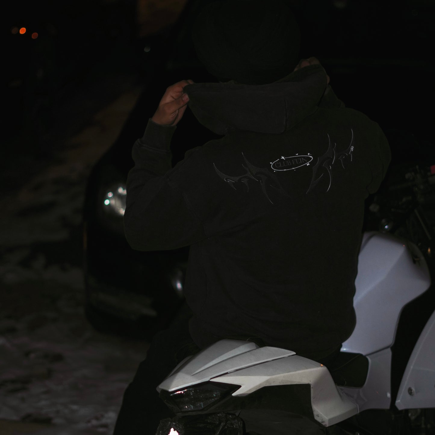 ESSENTIAL CLUB HOODIE